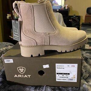 Ariat Women's Wexford Lug Boots in Beige